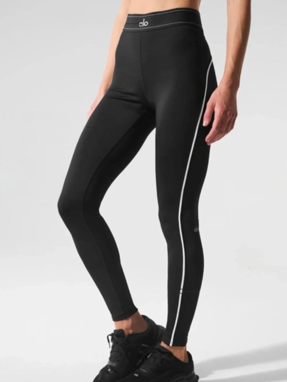 Alo Airlift High-Waist Suit Up Leggings XS Black w/ White Piping Full Length